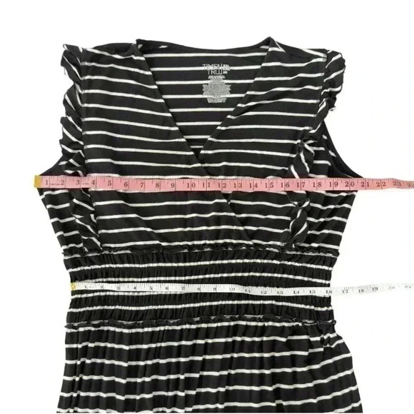 Time and Tru Women's Smock Waist Maxi Dress with Flutter Sleeves - Picture 7 of 10